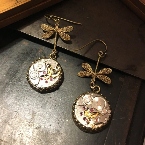 Nadine, Medium Dragonfly Earrings - The Victorian Magpie