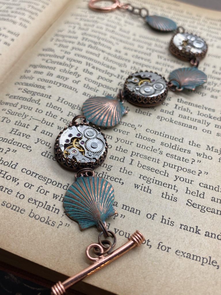 Donna - Shell Bracelet - The Victorian Magpie